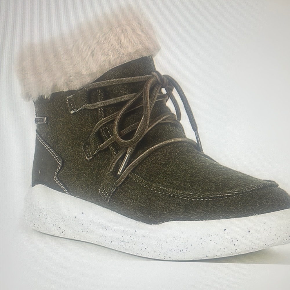 NWT Women's Romika Helsinki Faux Fur Lace Booties Euro 39.  US 8/8.5